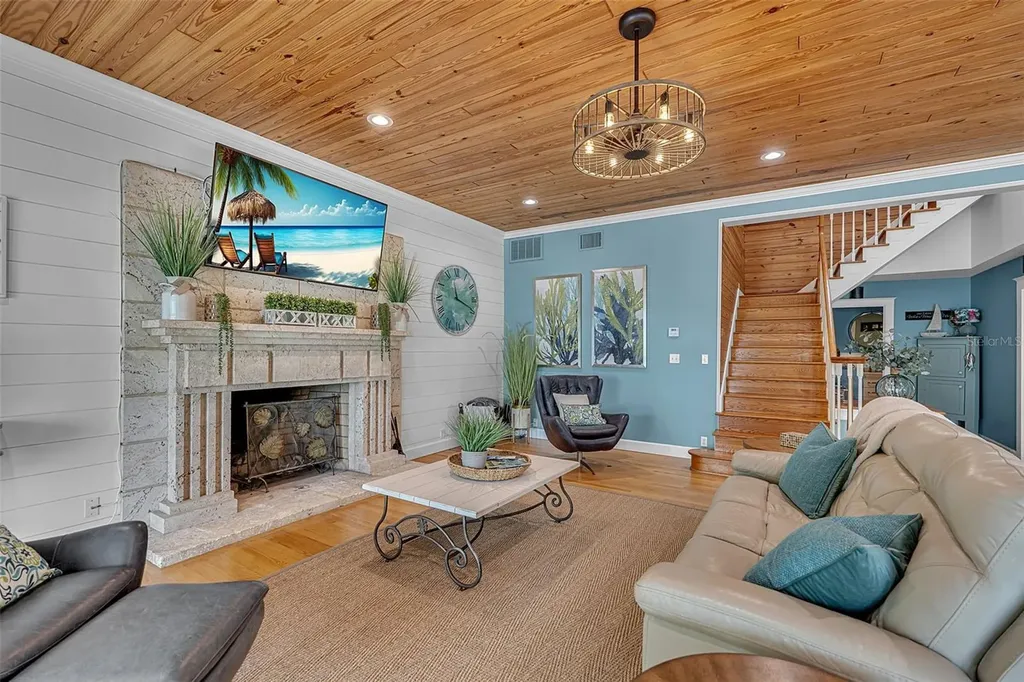 70 Mound Place Terra Ceia FL 34250