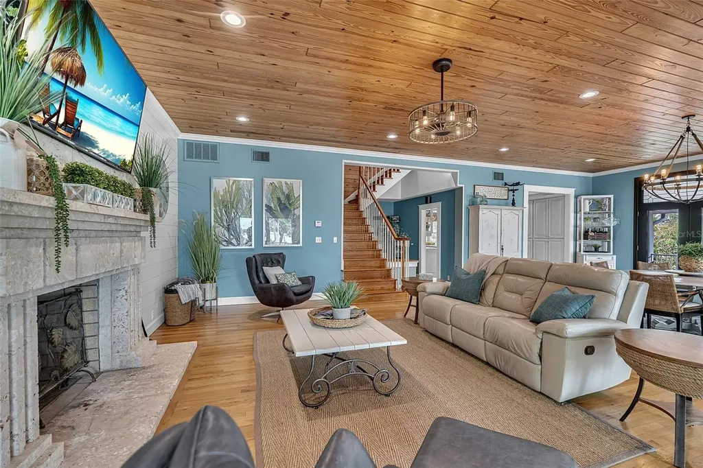 70 Mound Place Terra Ceia FL 34250