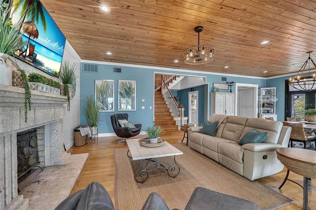 70 Mound Place Terra Ceia FL 34250