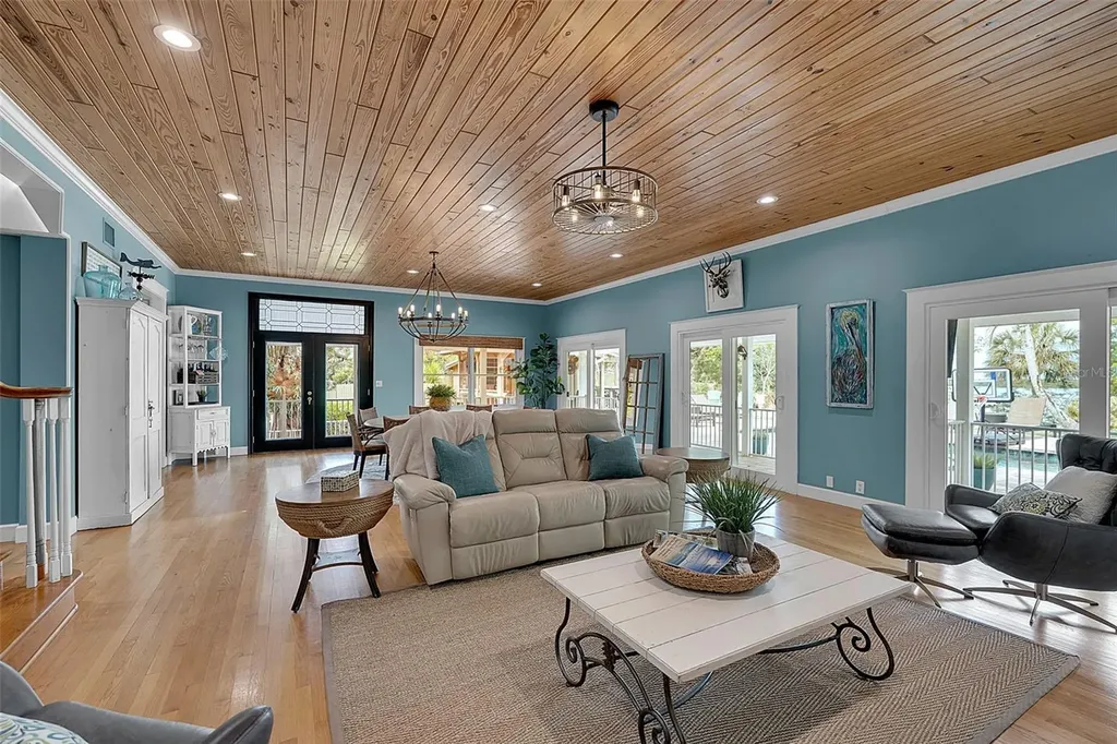 70 Mound Place Terra Ceia FL 34250