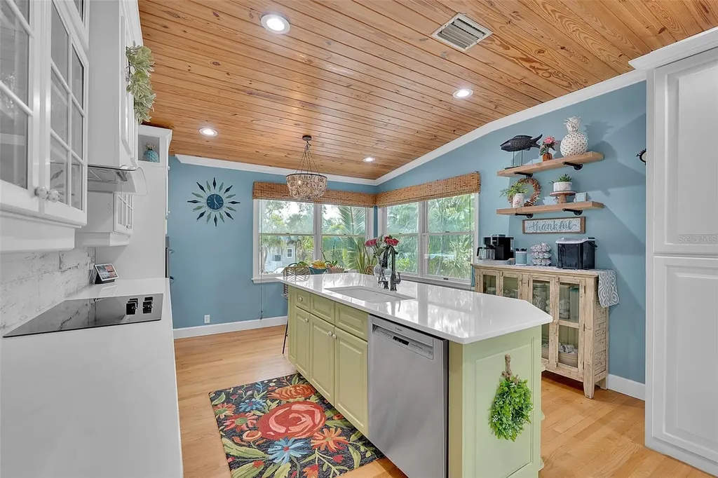 70 Mound Place Terra Ceia FL 34250