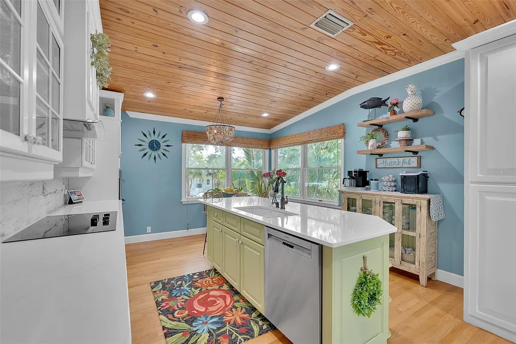 70 Mound Place Terra Ceia FL 34250