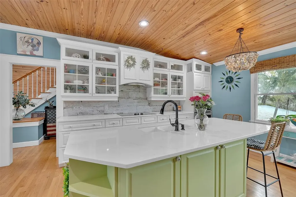 70 Mound Place Terra Ceia FL 34250