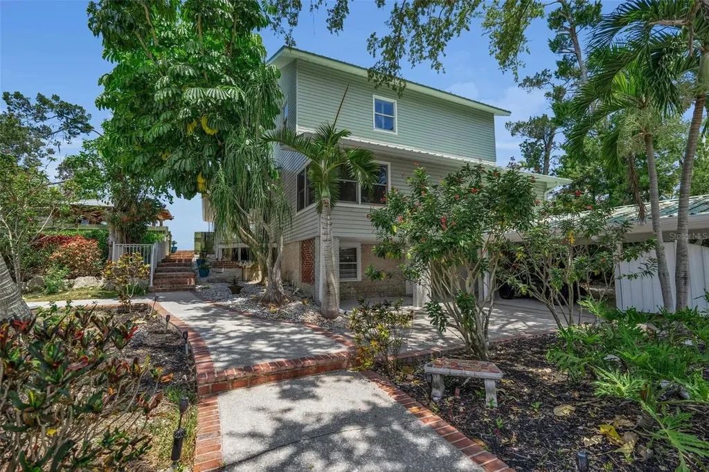70 Mound Place Terra Ceia FL 34250