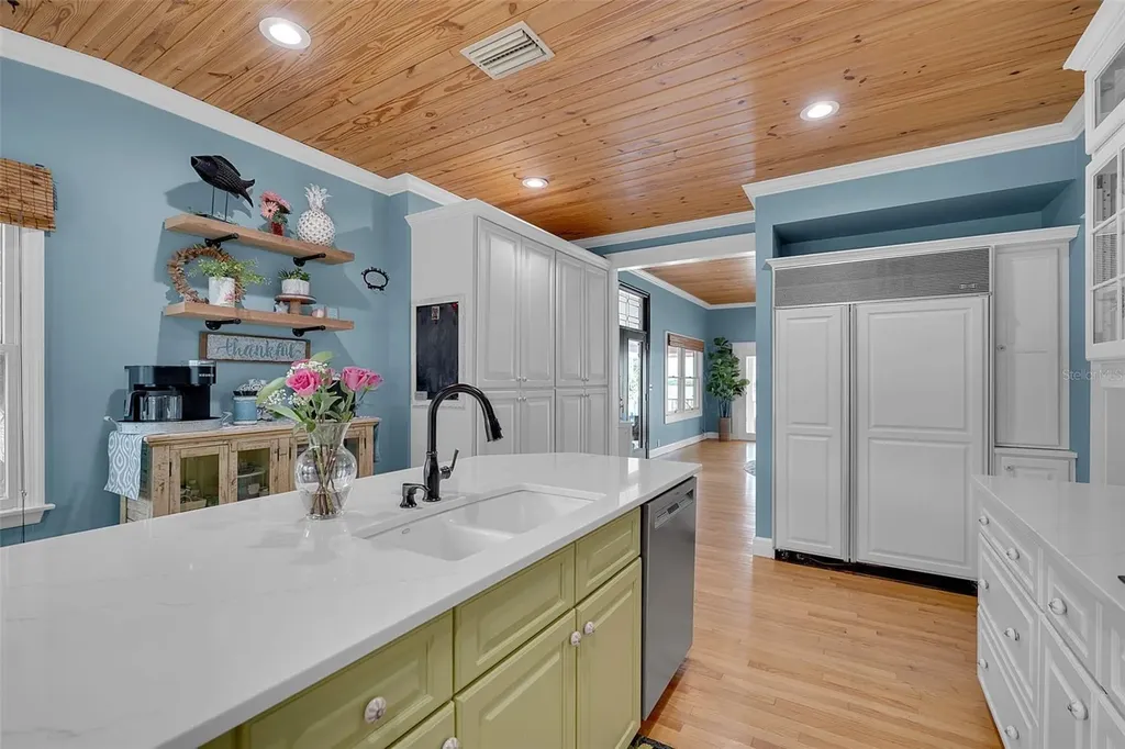 70 Mound Place Terra Ceia FL 34250