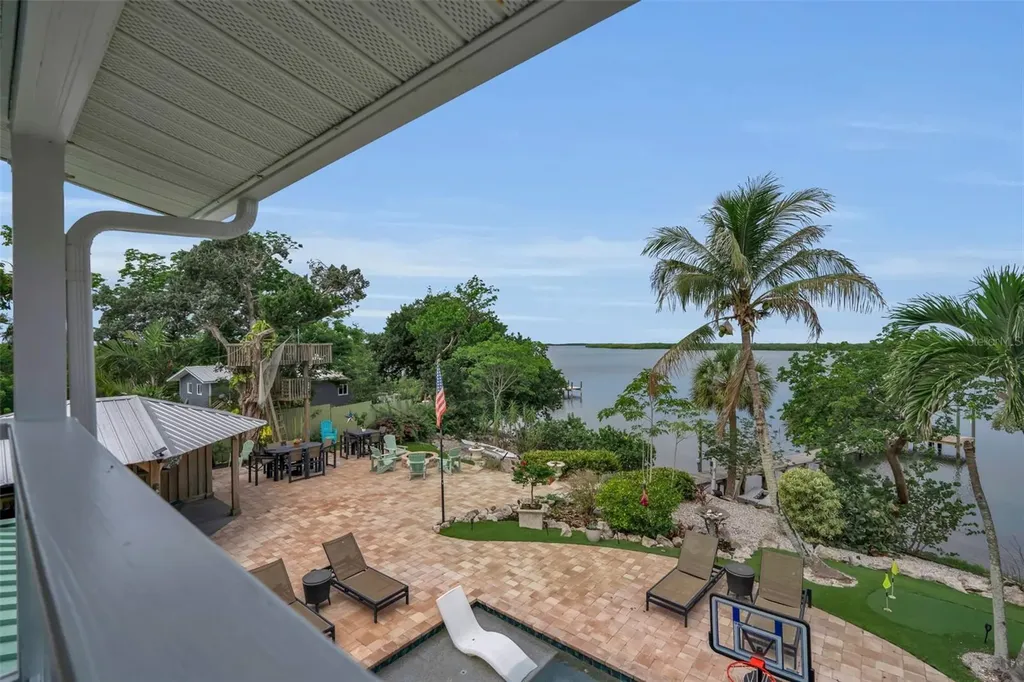 70 Mound Place Terra Ceia FL 34250
