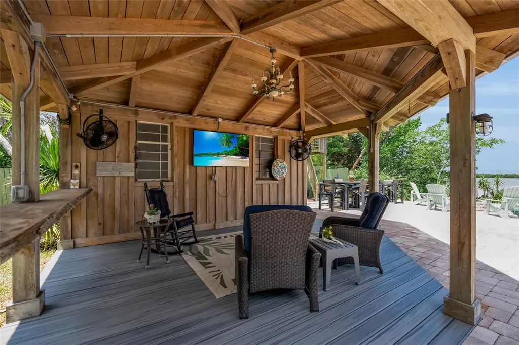 70 Mound Place Terra Ceia FL 34250