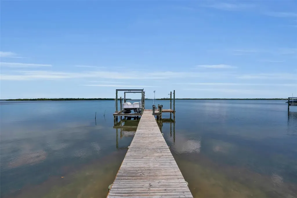 70 Mound Place Terra Ceia FL 34250