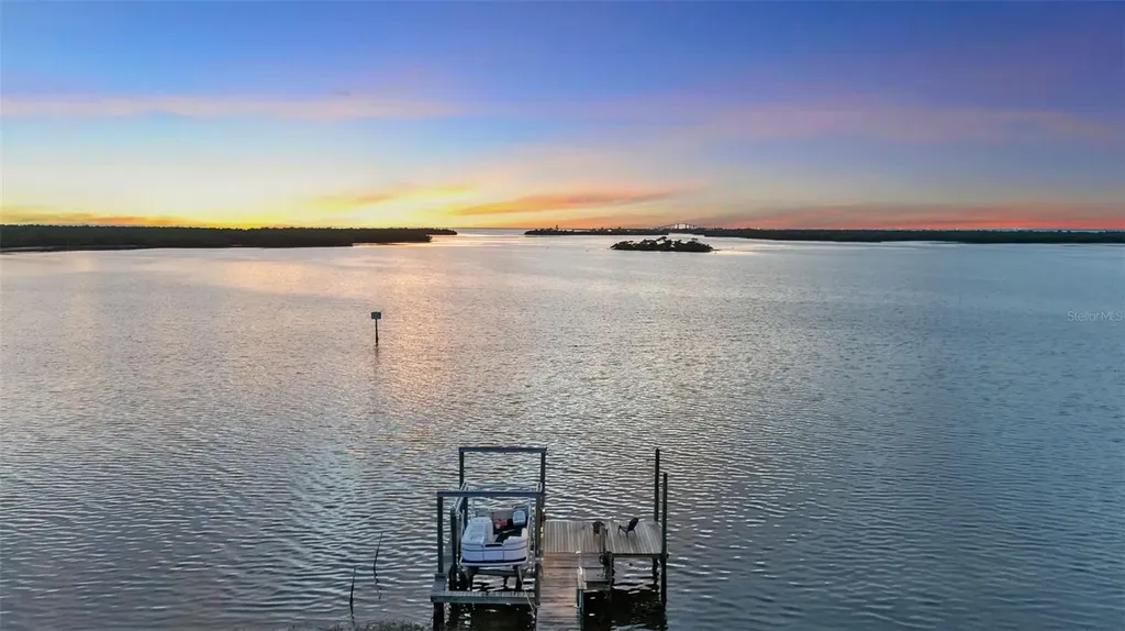 70 Mound Place Terra Ceia FL 34250