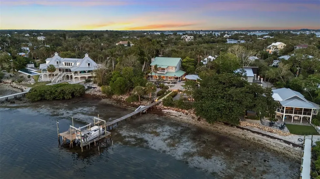 70 Mound Place Terra Ceia FL 34250