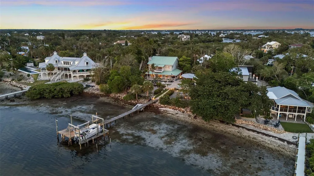70 Mound Place Terra Ceia FL 34250