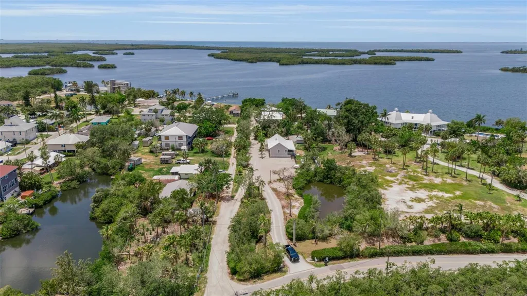70 Mound Place Terra Ceia FL 34250