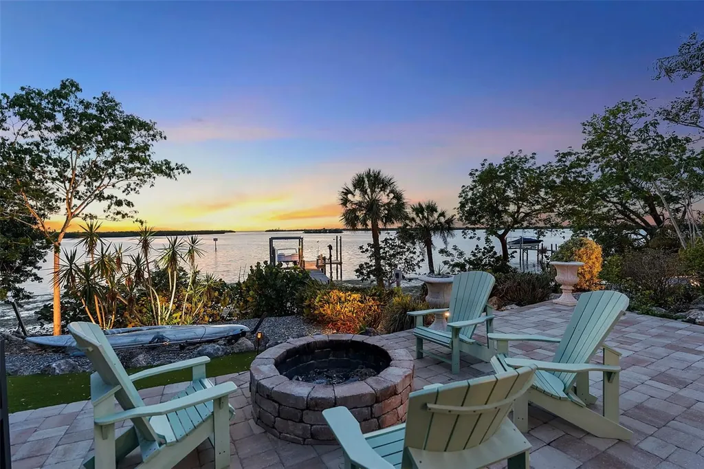 70 Mound Place Terra Ceia FL 34250