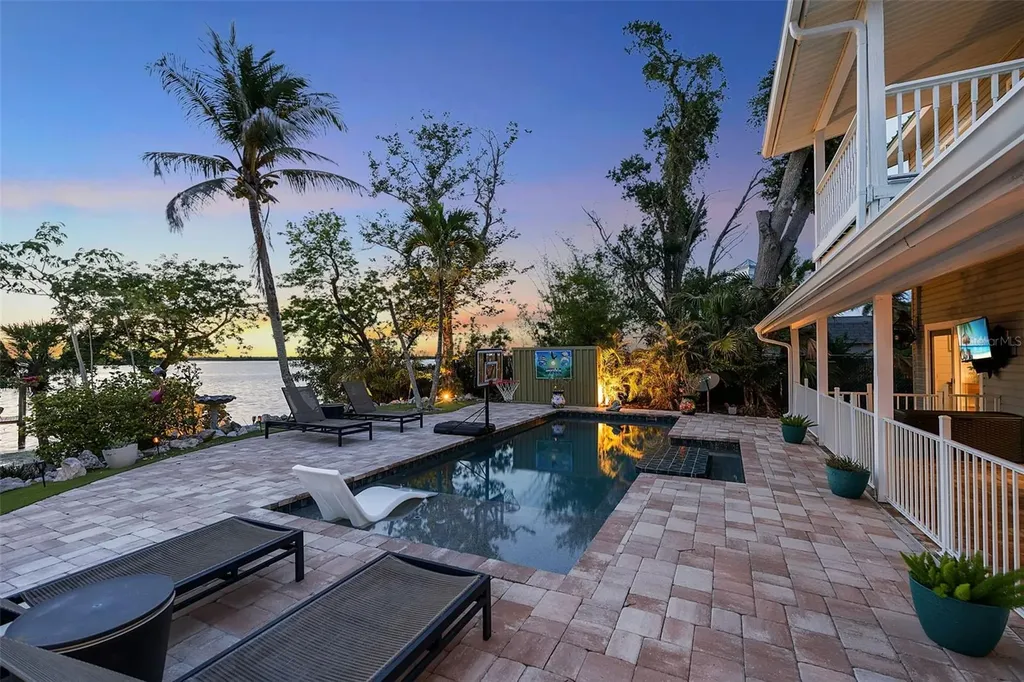 70 Mound Place Terra Ceia FL 34250