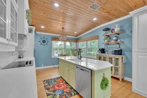 70 Mound Place Terra Ceia FL 34250