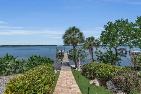 70 Mound Place Terra Ceia FL 34250