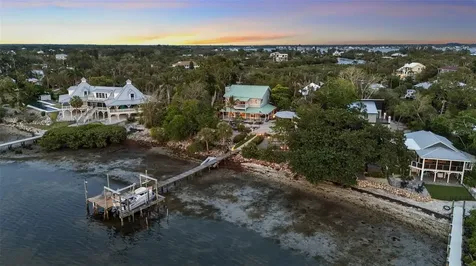 70 Mound Place Terra Ceia FL 34250