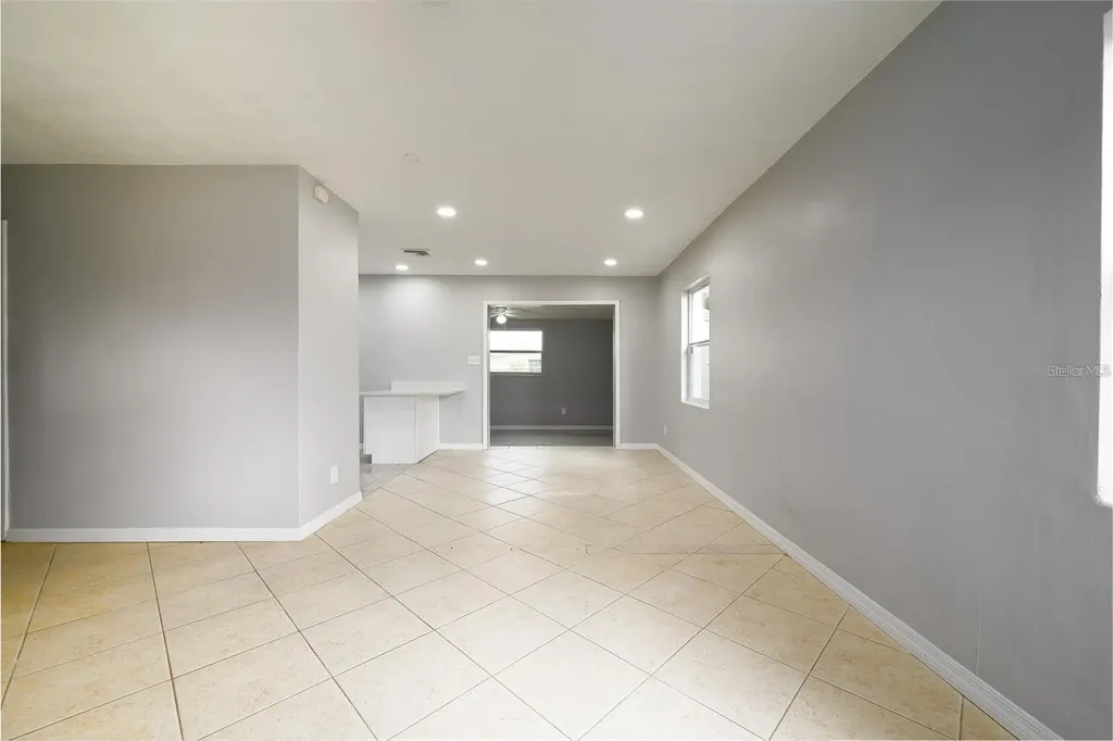 4824 Shoshone Street Orlando FL 32819