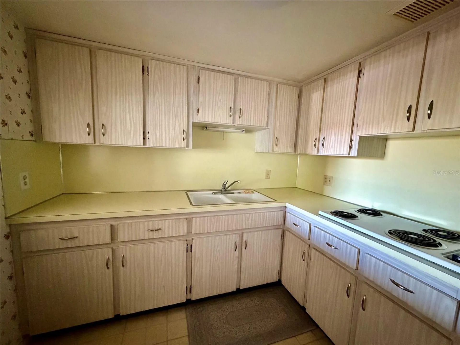 2466 Ecuadorian Way Clearwater FL 33763