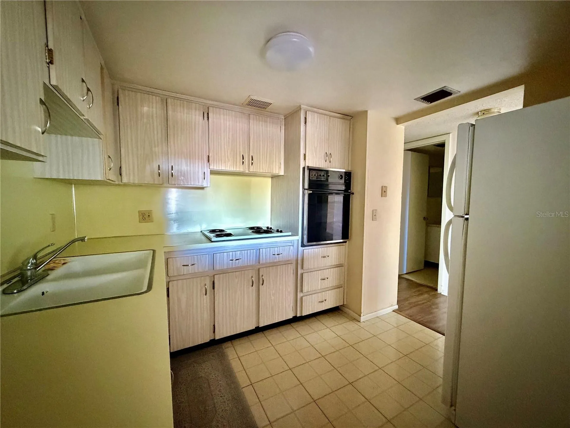2466 Ecuadorian Way Clearwater FL 33763