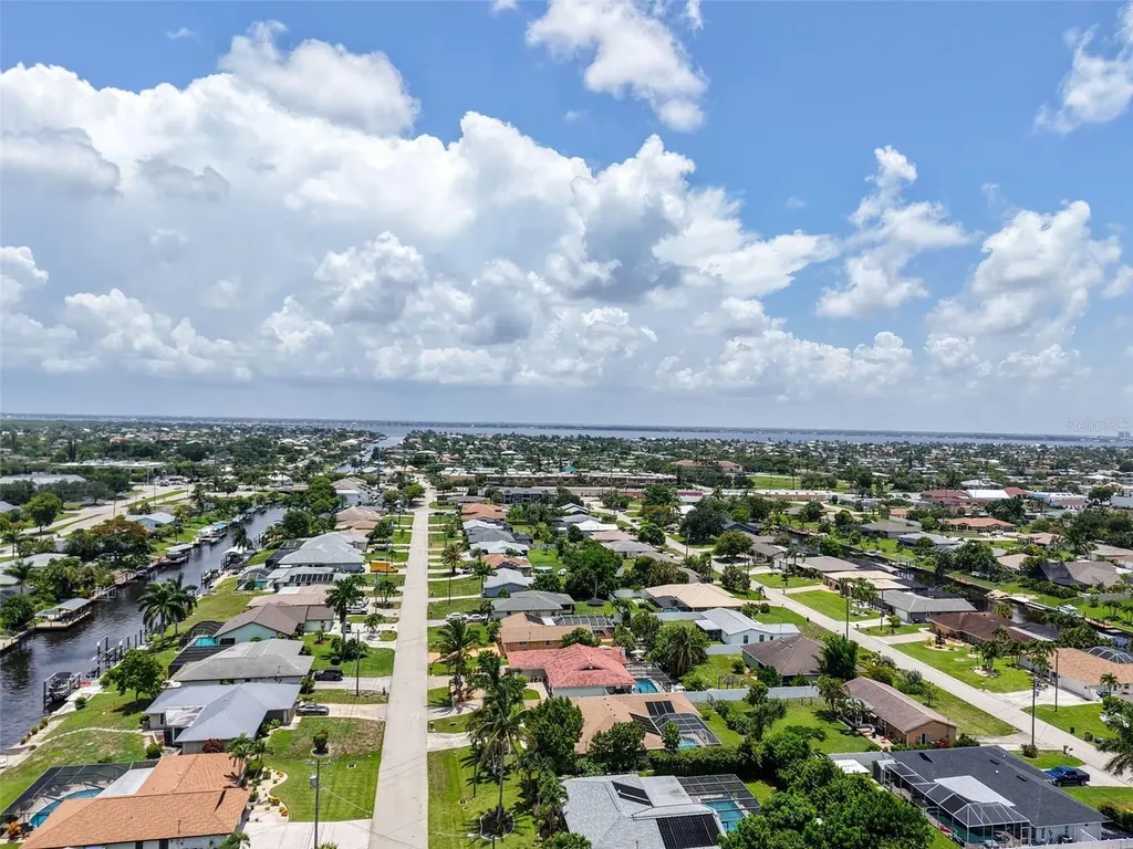 1433 SE 28th Terrace Cape Coral FL 33904