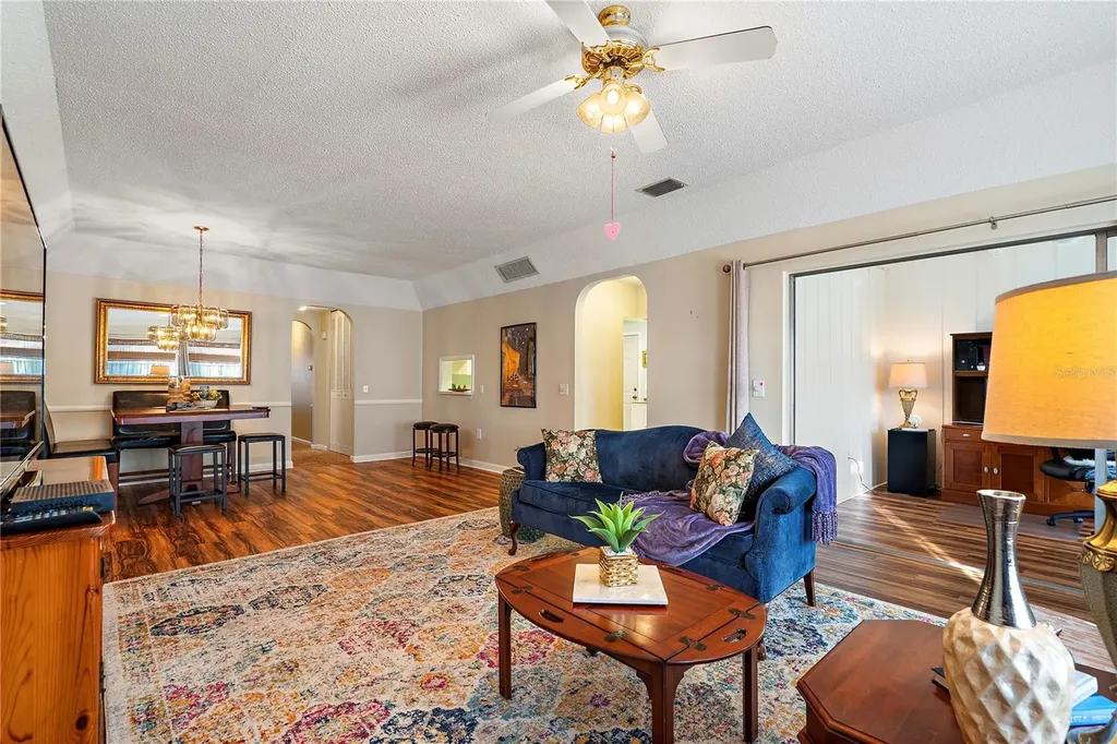 504 Cordova Green Seminole FL 33777