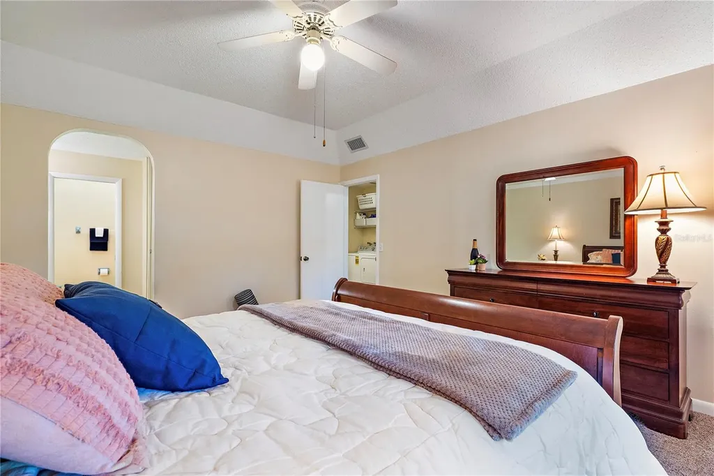 504 Cordova Green Seminole FL 33777