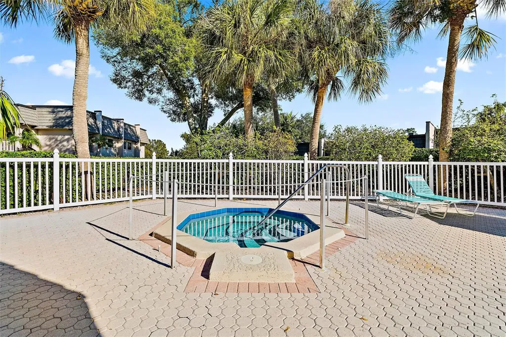 504 Cordova Green Seminole FL 33777