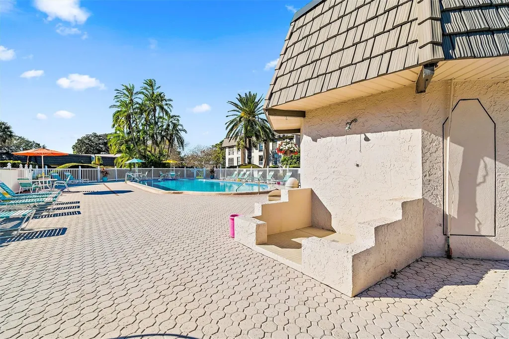 504 Cordova Green Seminole FL 33777