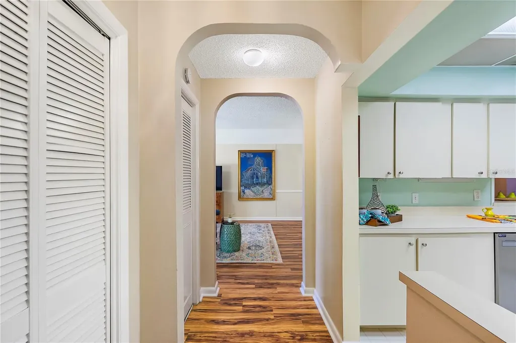 504 Cordova Green Seminole FL 33777