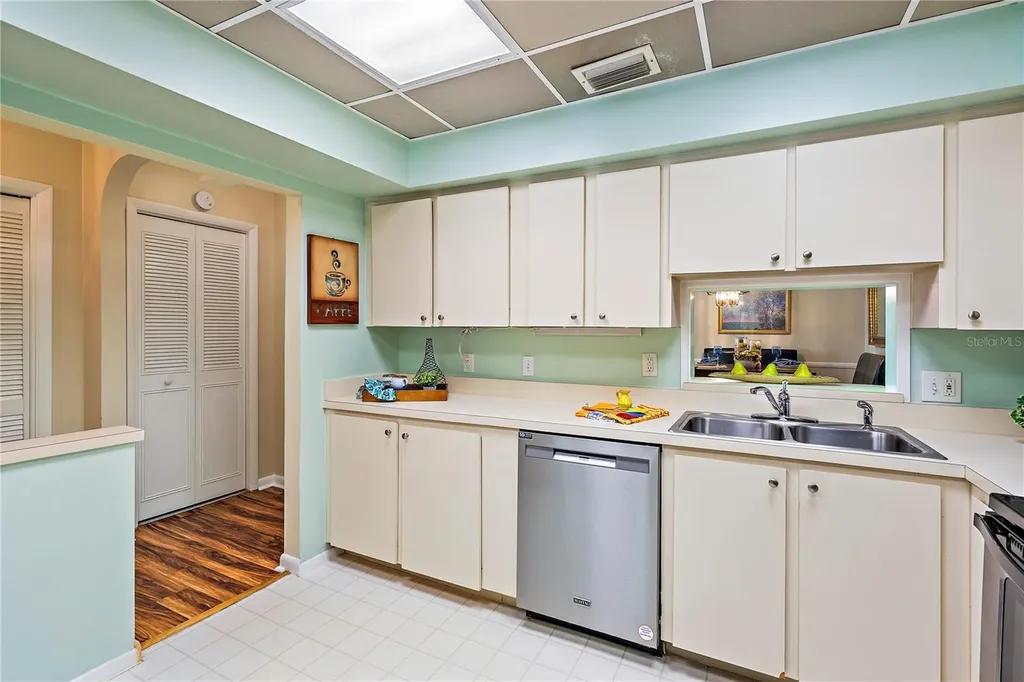 504 Cordova Green Seminole FL 33777