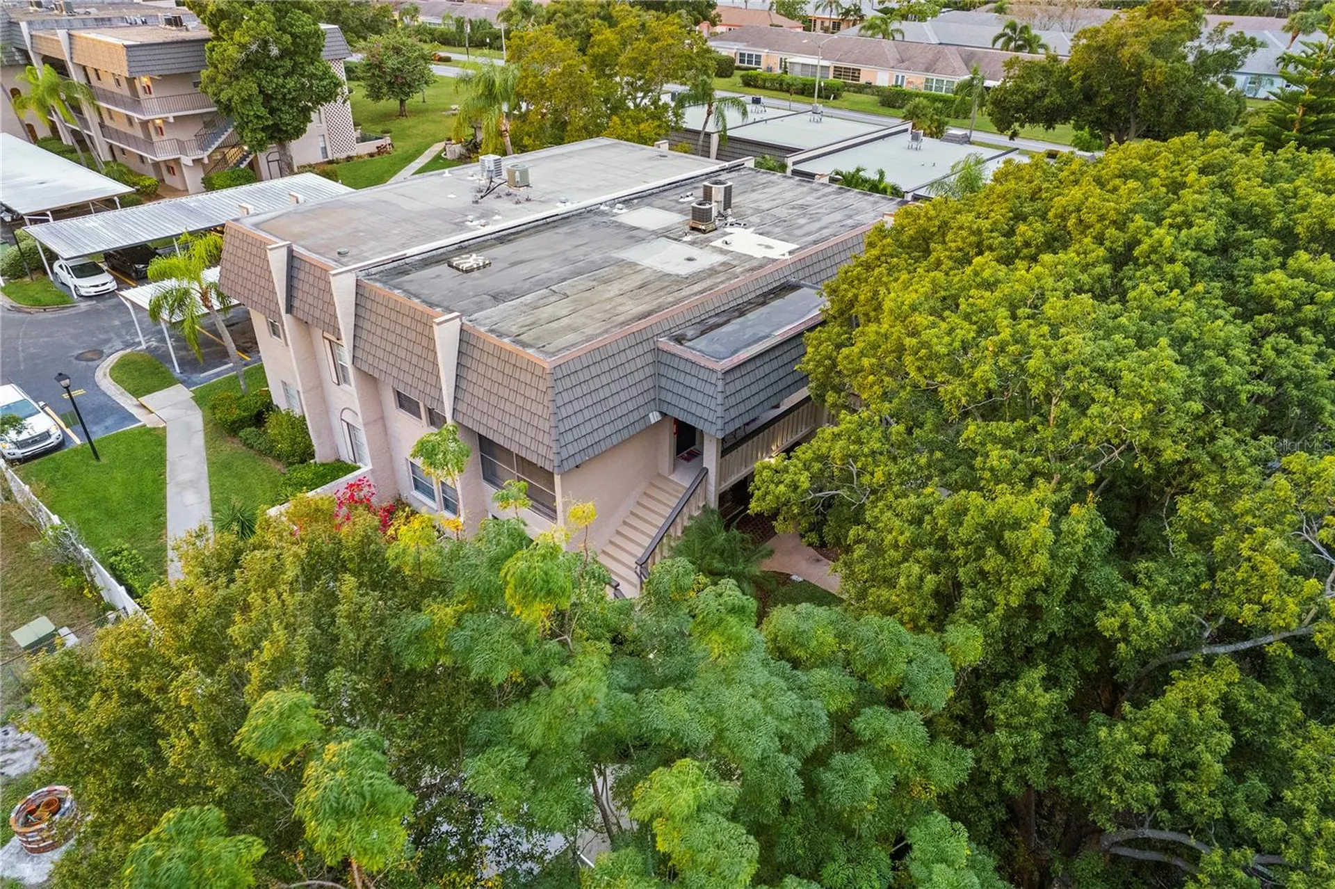 504 Cordova Green Seminole FL 33777