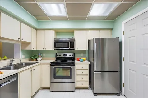 504 Cordova Green Seminole FL 33777