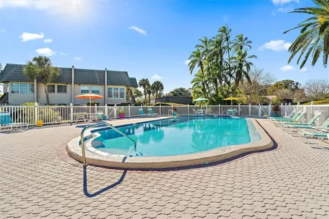 504 Cordova Green Seminole FL 33777