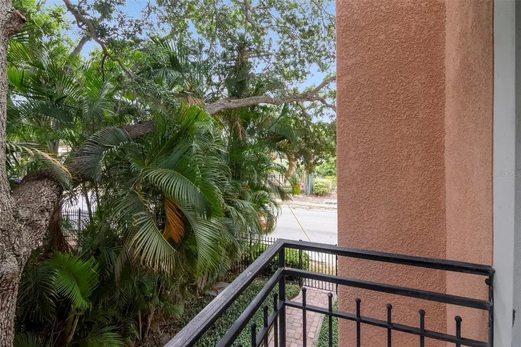 3025 W Grovewood Court Tampa FL 33629