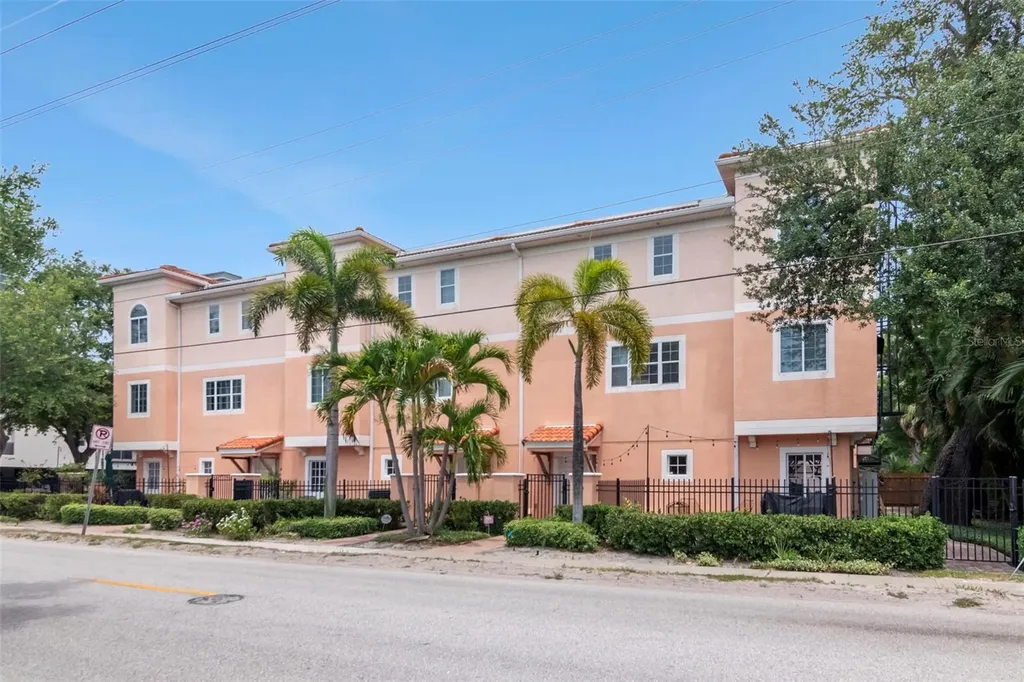 3025 W Grovewood Court Tampa FL 33629
