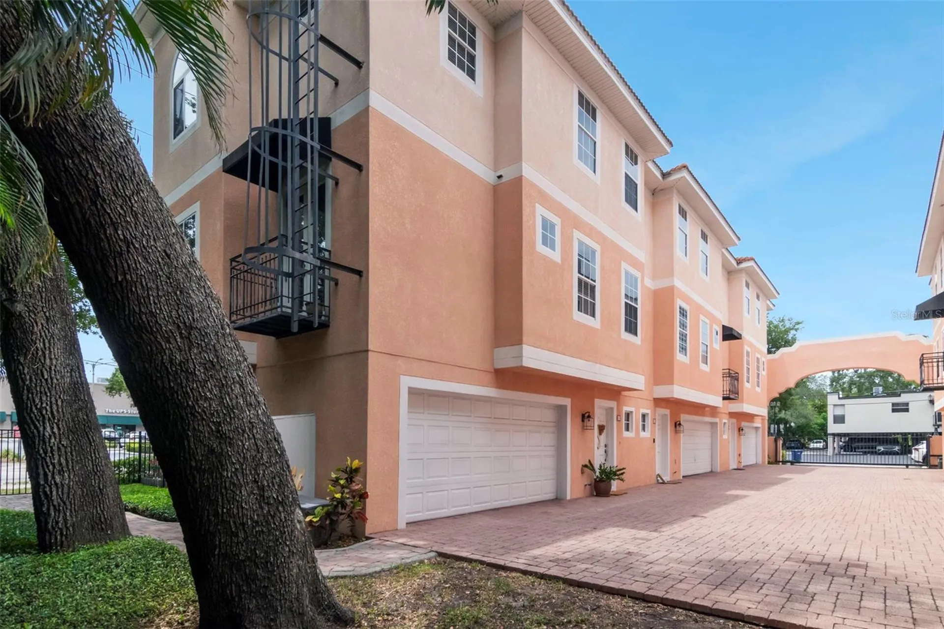 3025 W Grovewood Court Tampa FL 33629