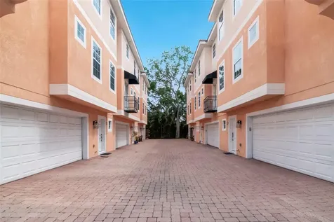 3025 W Grovewood Court Tampa FL 33629