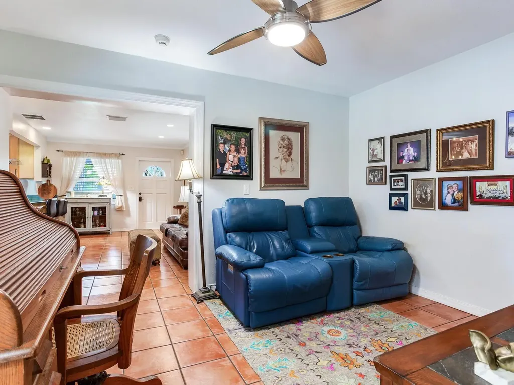 3662 24th Avenue N St Petersburg FL 33713
