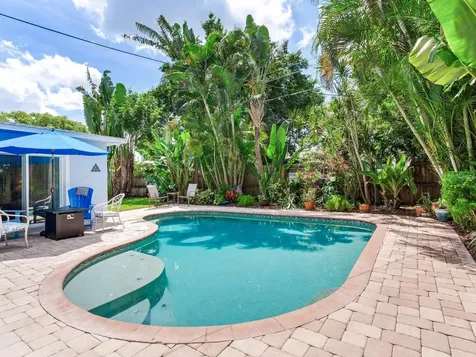 3662 24th Avenue N St Petersburg FL 33713