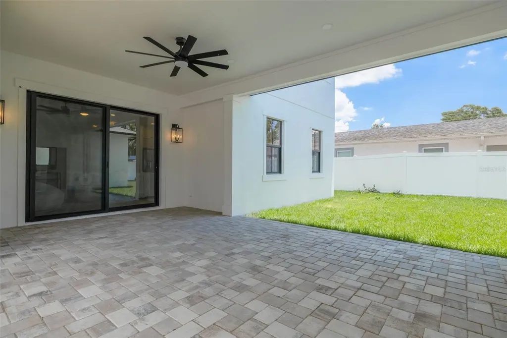 520 48th Avenue N St Petersburg FL 33703