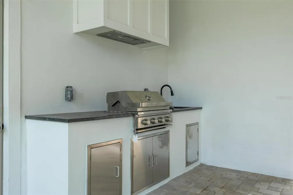 520 48th Avenue N St Petersburg FL 33703