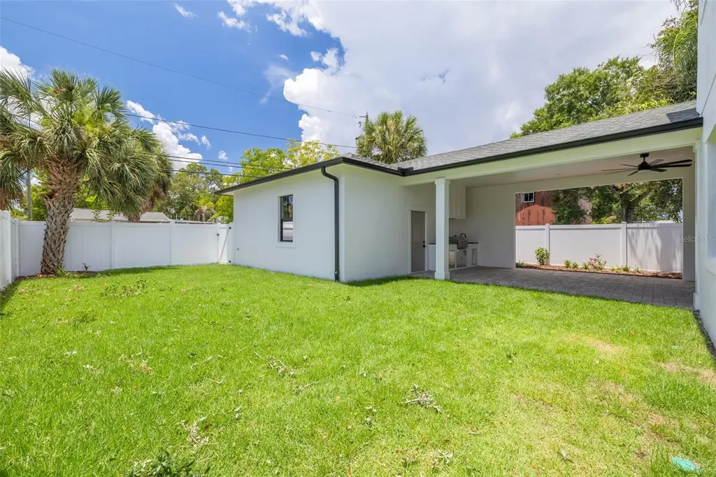 520 48th Avenue N St Petersburg FL 33703