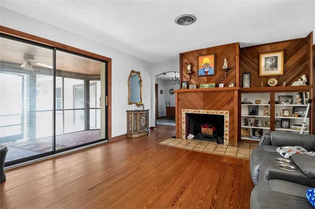 32805 Lake Eustis Drive Tavares FL 32778
