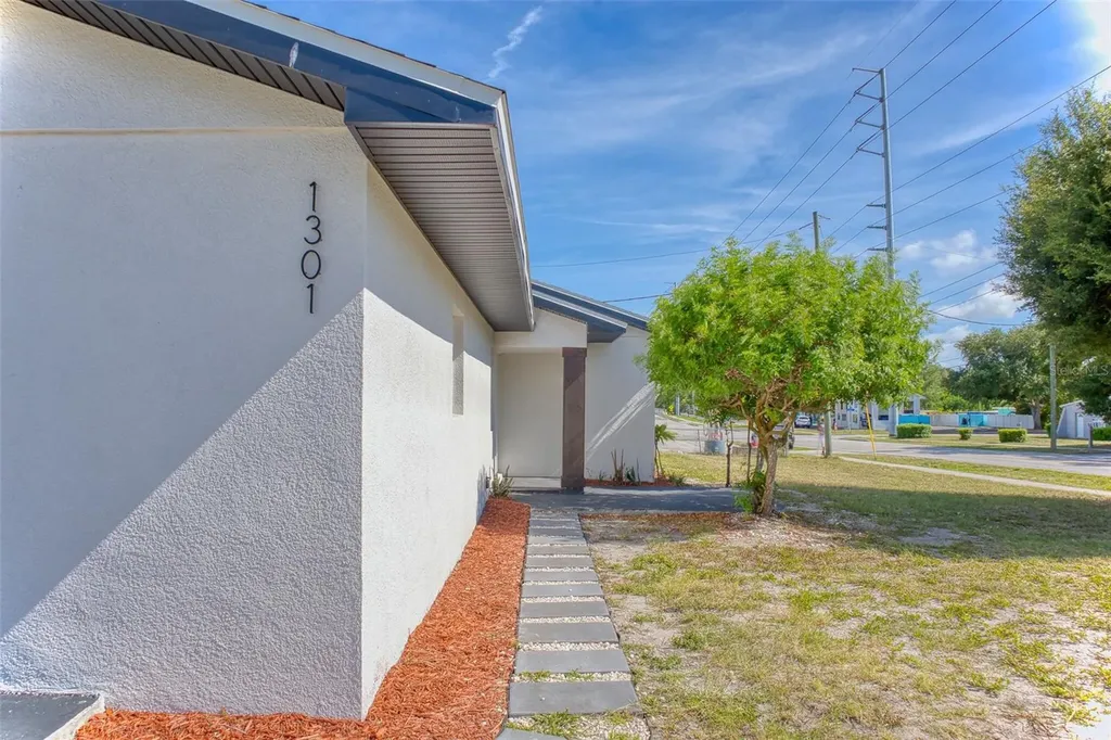 1301 Woodbine Street Clearwater FL 33755