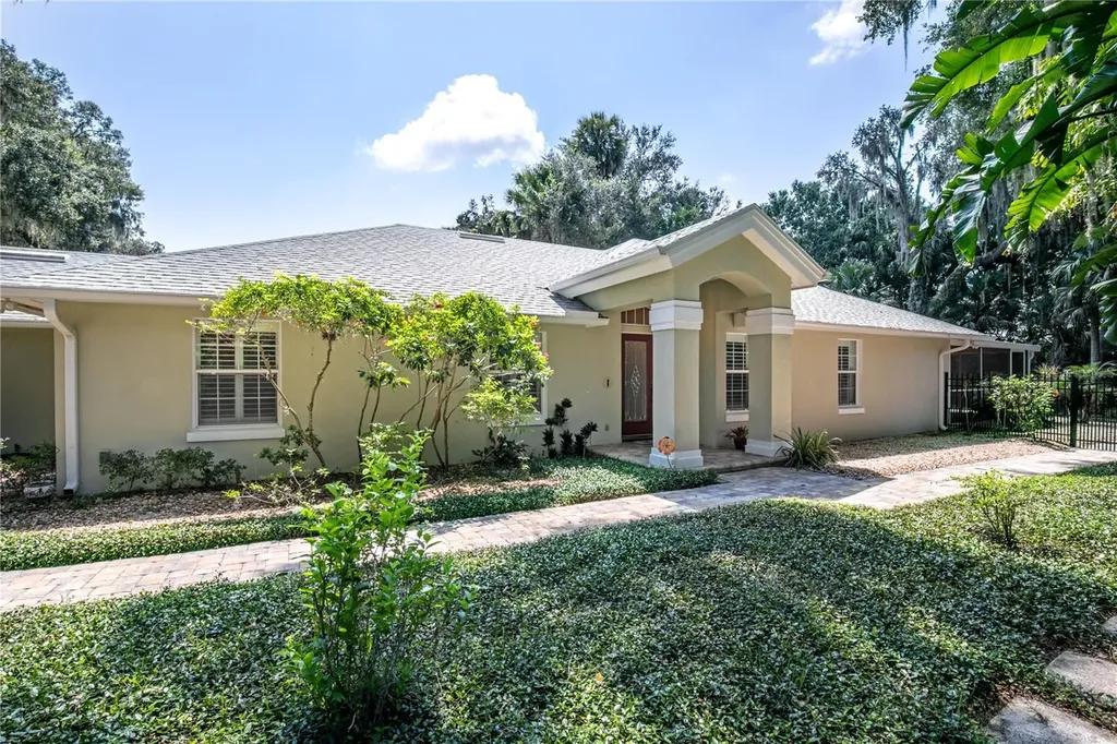 16720 Beauclaire Court Tavares FL 32778