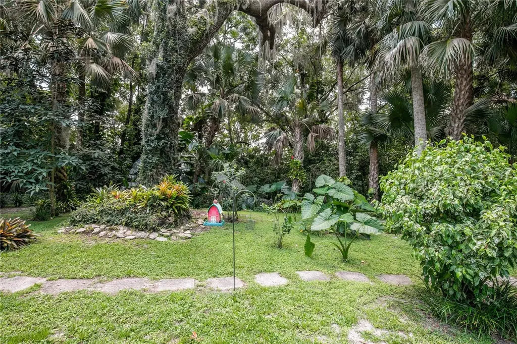 16720 Beauclaire Court Tavares FL 32778
