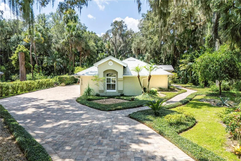 16720 Beauclaire Court Tavares FL 32778