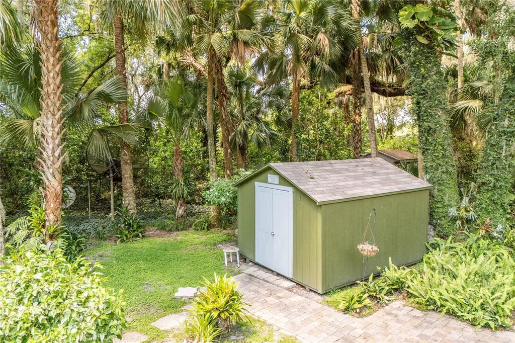 16720 Beauclaire Court Tavares FL 32778