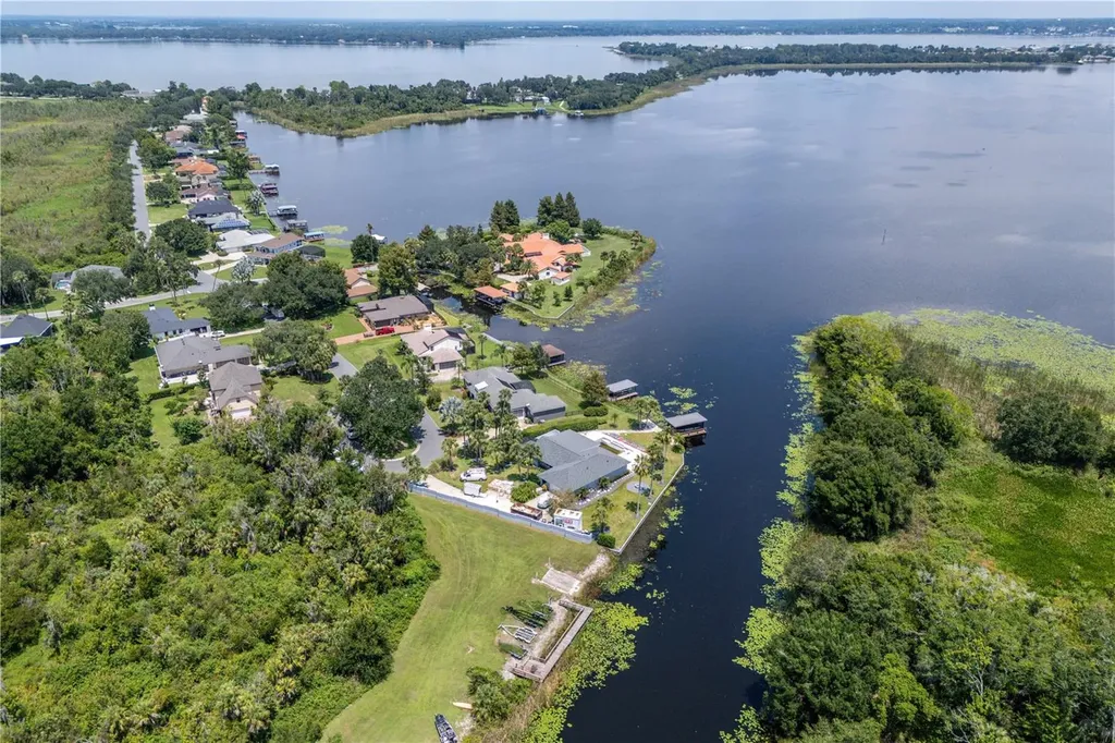 16720 Beauclaire Court Tavares FL 32778